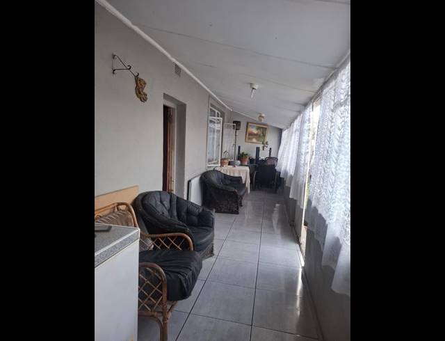 4 BEDROOM HOUSE FOR SALE IN KENILWORTH